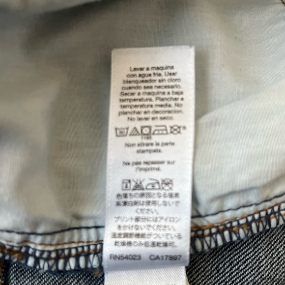 Gap Womens Dark Indigo Mid Rise Bermuda Blue Jean Shorts Size 14-32R - Picture 5 of 5